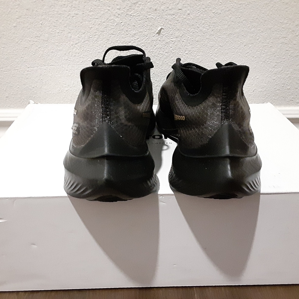 Nike - Picture 4 of 4